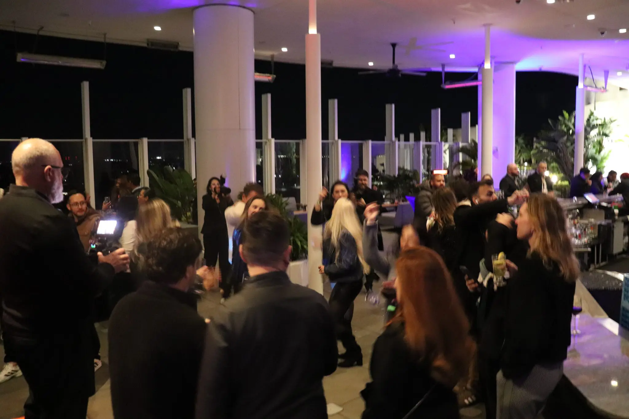 Coquetel promovido pela HotelDo para receber os convidados foi realizado no rooftop do Universal Aventura Hotel, em Orlando (EUA). Crédito: Kamilla Alves/Brasilturis