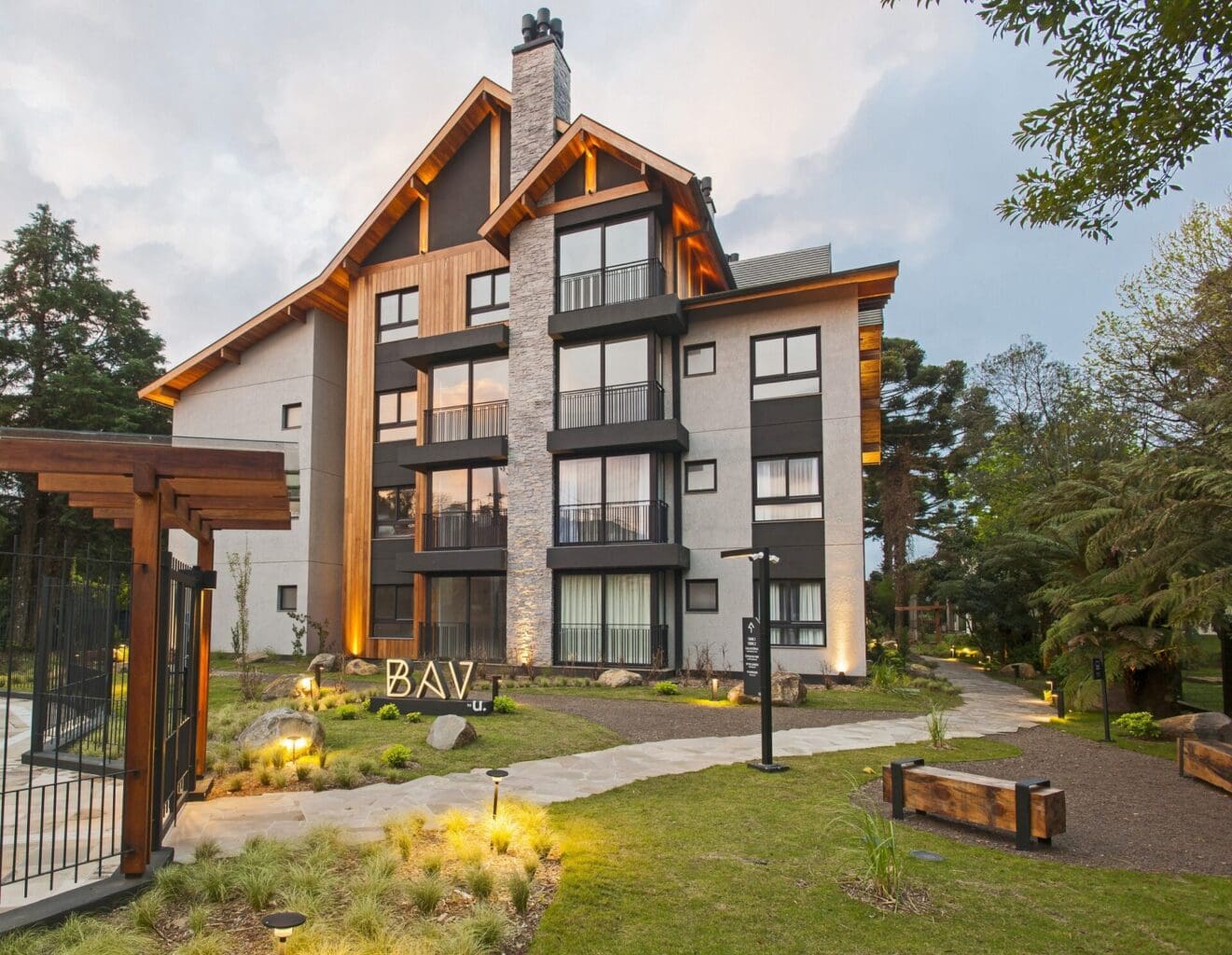 bav-residenz-da-cityhome-by-intercity-hotels-em-gramado-rs-foto-cristiano-carniel-scaled