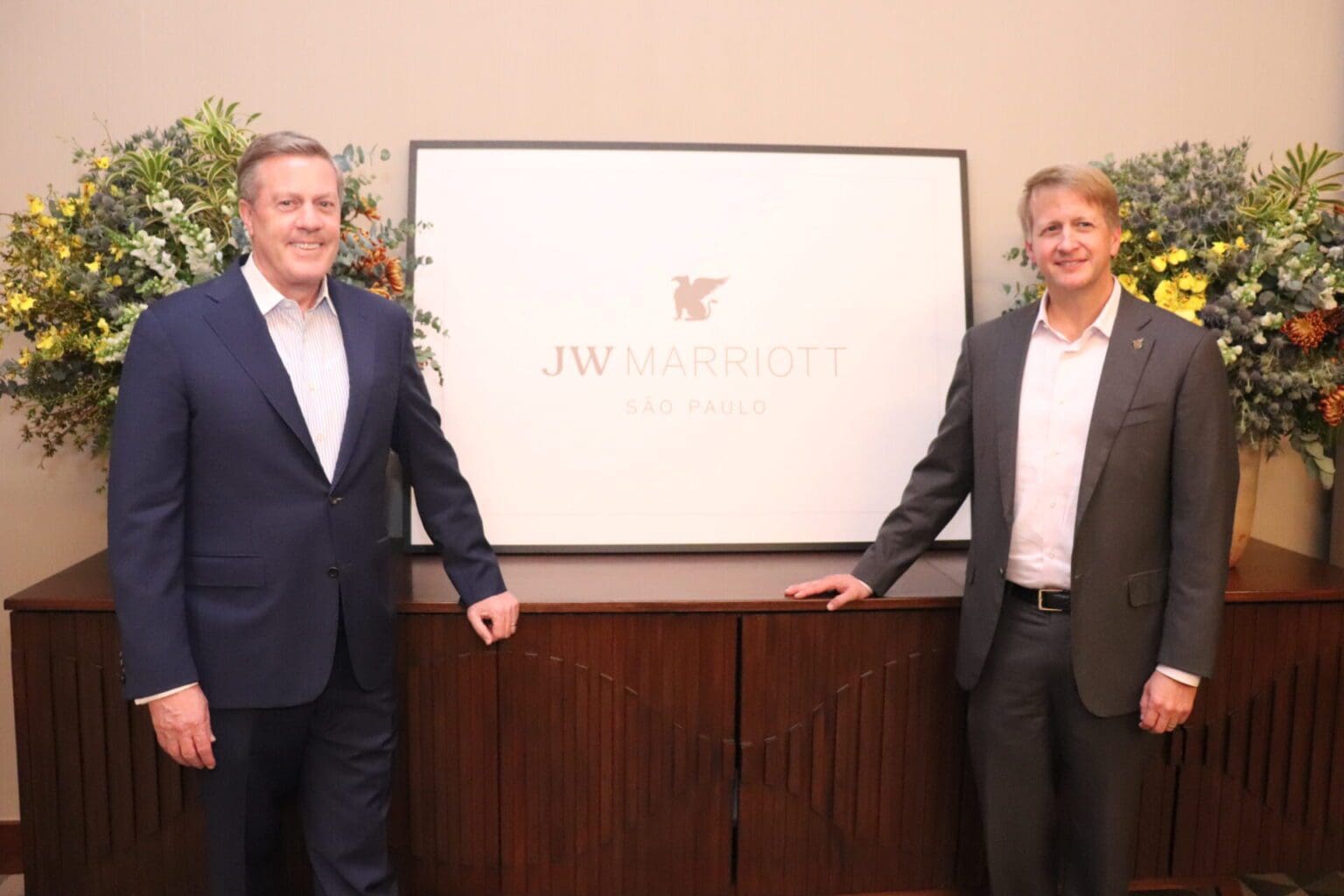 craig-smith-presidente-global-e-david-marriott-presidente-do-conselho-da-rede-scaled