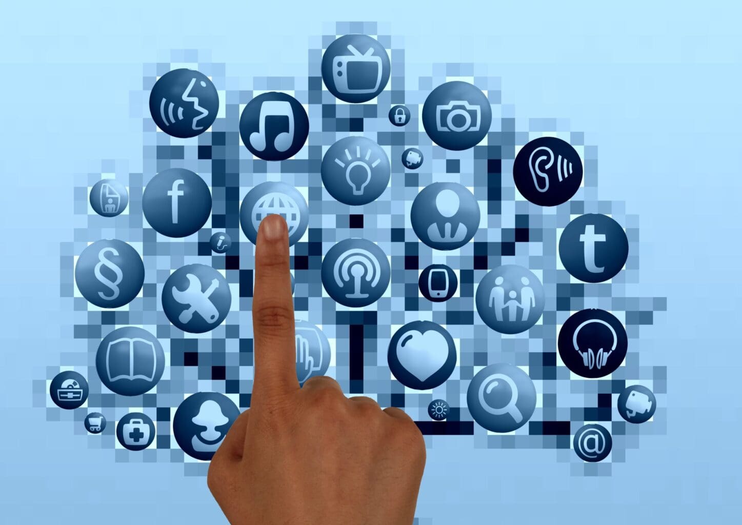 finger-769300-scaled