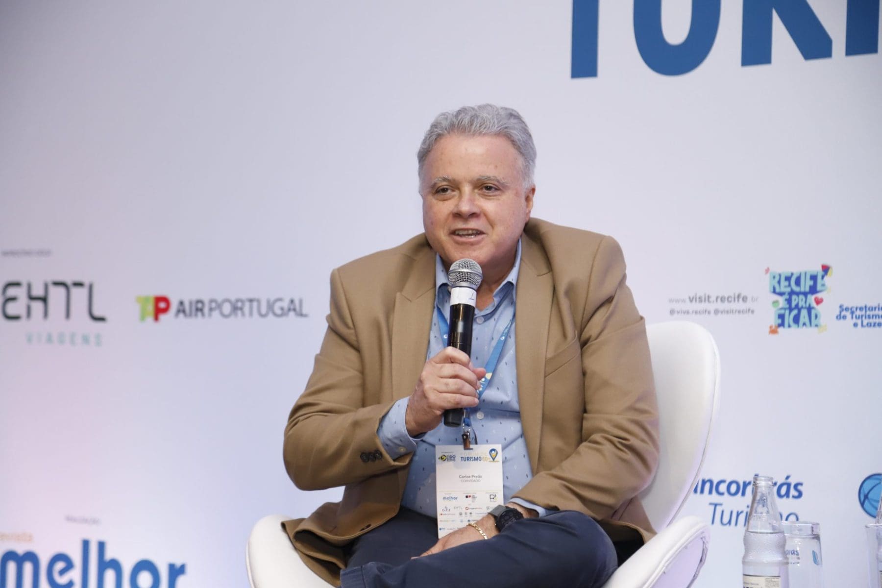 Carlos Prado, fundador da Tour House e escritor. Carlos Prado, fundador da Tour House e escritor.