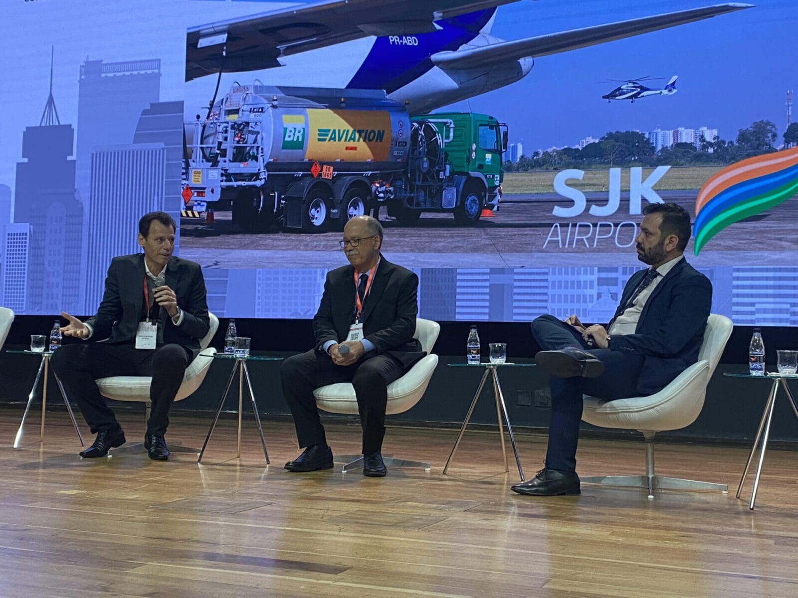 Ronei Glanzmann (Aeroporto SJC), Ruy Amparo (Abear) e Fábio Zelenski (Visite São Paulo). Ronei Glanzmann (Aeroporto SJC), Ruy Amparo (Abear) e Fábio Zelenski (Visite São Paulo).