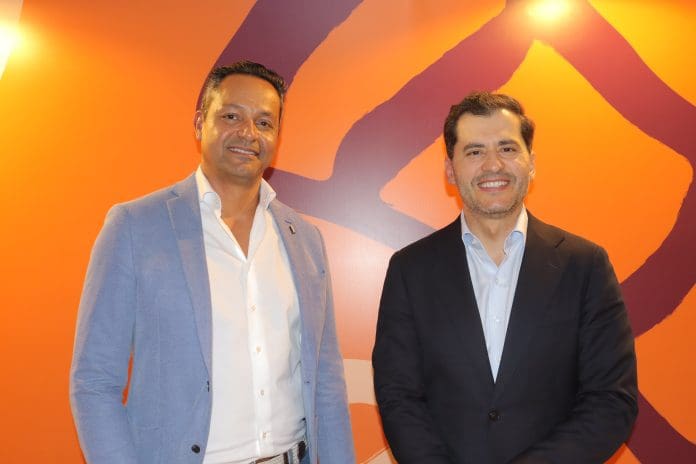 Fernando Cerna e Rafael Nader, diretores de Vendas e Marketing da Starwood Hotels. Crédito: Maurício Herschander/ Brasilturis