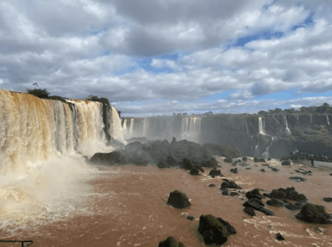 Lado brasileiro das Cataratas do Iguaçu. Crédito: Maurício Herschander/ Brasilturis