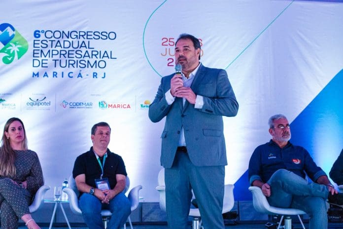 Guilherme Abreu, presidente da FC&VB-RJ, abrindo a edição do Congresso em 2024. Crédito: Divulgação / FC&VB-RJ