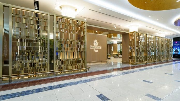 A iniciativa visa elevar ainda mais o padrão da hospitalidade premium da Emirates Crédito: Divulgação / Emirates