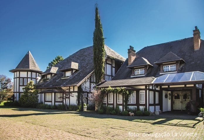 455948_1167589_chateau_la_villette_25_anos_em_campos_do_jordAGBPo Le Foyer