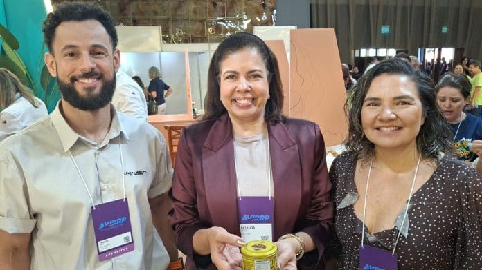 Minas Gerais promove turismo na Avirrp com participação da Câmara e Prefeitura de Varginha destacando mais de 60 de municípios regionais