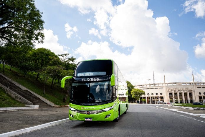 Além da nova linha entre as capitais, a FlixBus já comercializa passagens em outros trechos que ligam os dois estados. Crédito: Divulgação/Flixbus