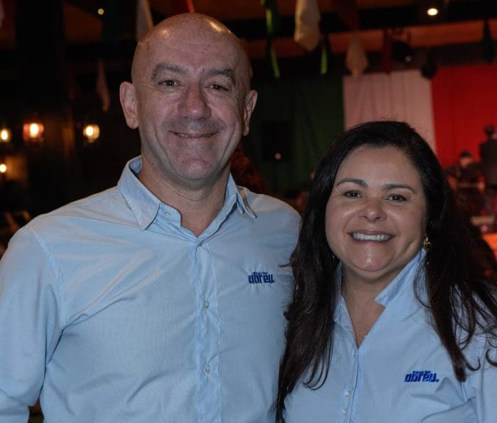 Ronnie Corrêa, diretor-geral, e Adriana Cavalcanti Boeckh, diretora de Comunicação e Marketing da Abreu no Brasil. Crédito: Divulgação