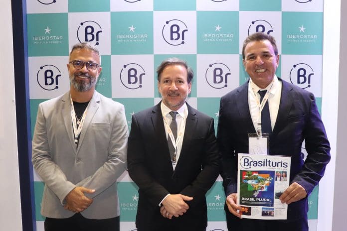 Sanclair Medeiros, secretário de Turismo de Natal (RN); Edmar Gadelha, presidente da ABIH-RN e deputado estadual Luiz Eduardo. Crédito: Kamilla Alves/Brasilturis Sanclair Medeiros, secretário de Turismo de Natal (RN); Edmar Gadelha, presidente da ABIH-RN e deputado estadual Luiz Eduardo. Crédito: Kamilla Alves/Brasilturis