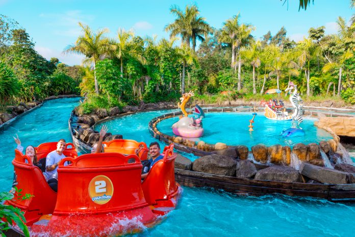 Passageiros da MSC Cruzeiros têm acesso preferencial a quatro das atrações mais populares do parque - FireWhip, Big Tower, Star Mountain e Crazy River (na foto). Crédito: DIvulgação