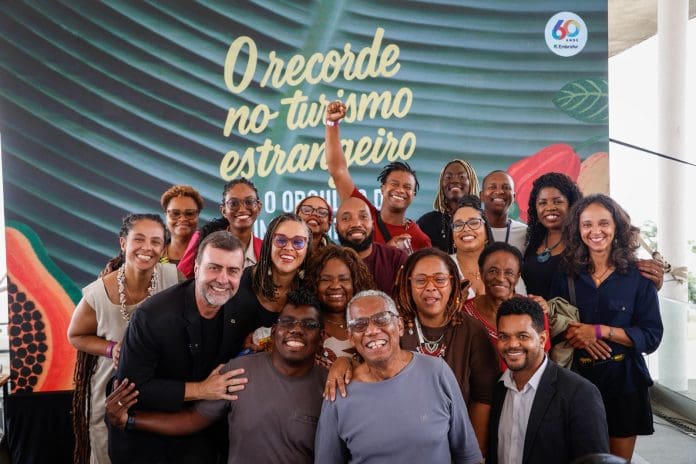 Embratur celebra marca histórica de 8 milhões de turistas internacionais no Brasil com lançamento de “turistômetros”