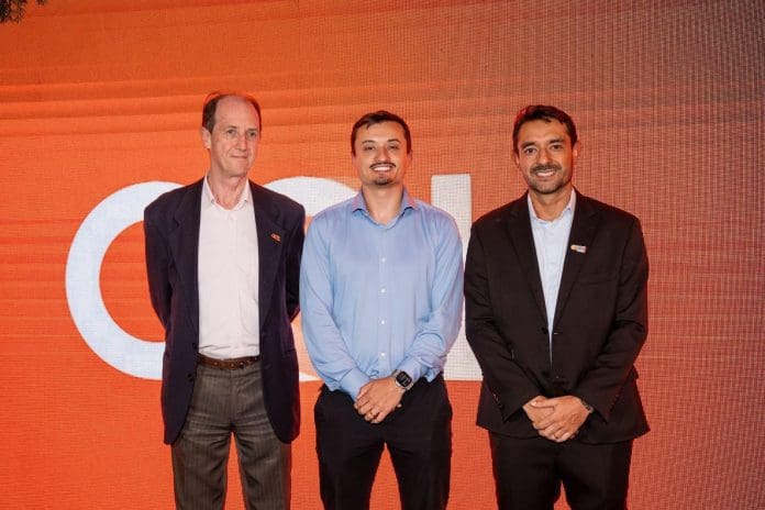 Marcos Tognato, especialista em Relações Institucionais da Gol; Jin Bruno Petrycoski, secretário de Turismo de Foz do Iguaçu; e Gustavo Montenegro, secretário executivo de Turismo do Estado do Ceará gol