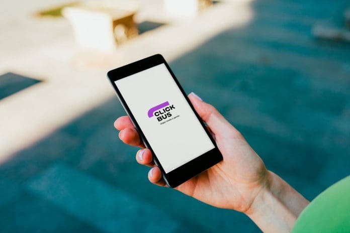 ClickBus apresenta case de IA no Product Camp