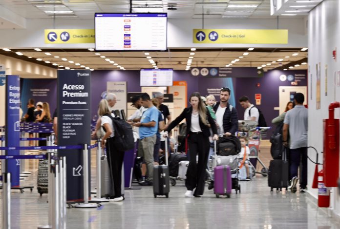 Aeroporto de Foz do Iguaçu espera movimentar 125 mil passageiros durante festas de final de ano