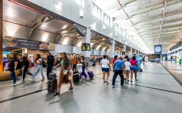 Aeroporto de Salvador supera níveis pré-pandemia em 2025, impulsionado pela expansão da malha aérea internacional. Crédito: Salvador Bahia Airport/Will Recarey