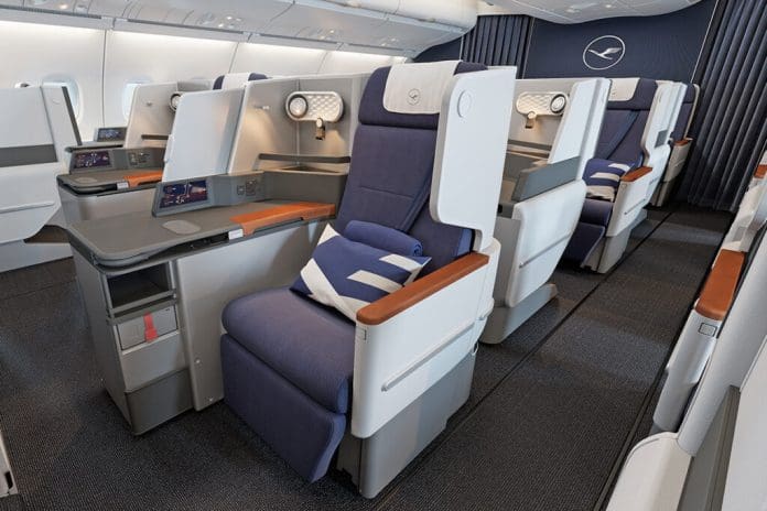 Airbus 380 da Lufthansa passa por retrofit de cabine como parte do maior programa de modernização da frota da companhia. Crédito: Divulgação/Lufthansa Airbus 380 da Lufthansa passa por retrofit de cabine como parte do maior programa de modernização da frota da companhia. Crédito: Divulgação/Lufthansa