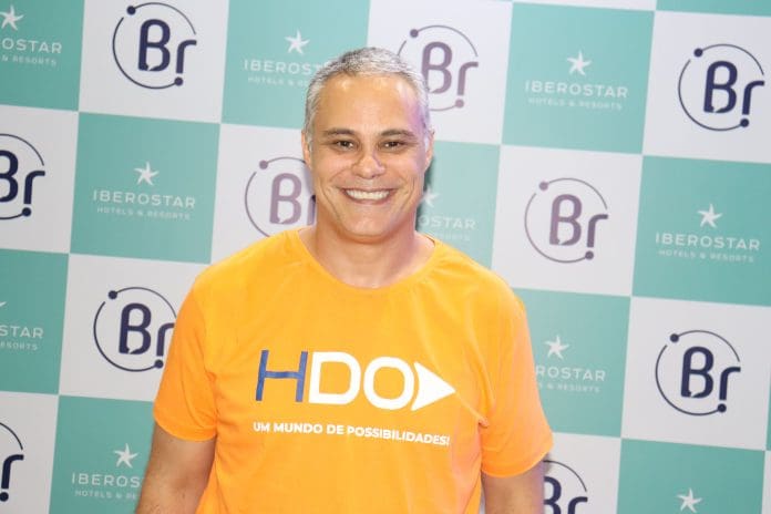 Marcio Nogueira, diretor-geral da HotelDO no Brasil, destaca a importância do mercado brasileiro na estratégia internacional da companhia. Crédito: Felipe Lima/Brasilturis