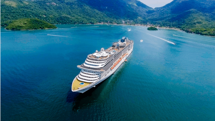 Ao longo de quase seis meses, mais de 160 roteiros percorrem a costa brasileira, com centenas de escalas em destinos turísticos e portos estratégicos. Crédito: Acervo/MTur