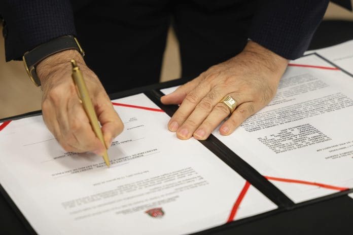 Assinatura dos convênios do Programa de Turismo Náutico na sede da Setur-SP, em São Paulo. Crédito: Leiz Lima/Setur-SP