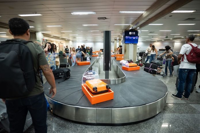 Gol comemora 25 anos com ação inédita que surpreende passageiros e reforça soluções inteligentes para quem escolhe voar com a Companhia. Crédito: Victor Erlacher Espindula/Divulgação Gol